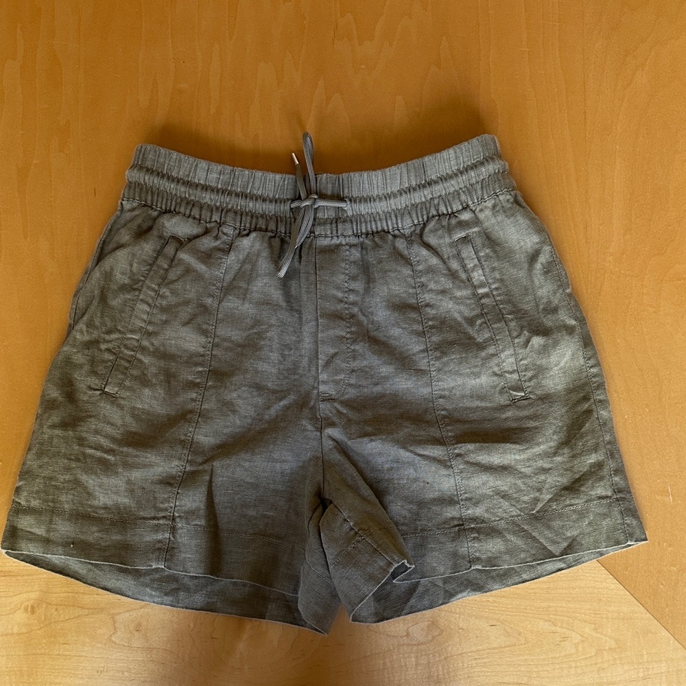 Athleta Women's Gray Flat Front Shorts